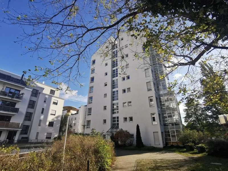 Atemberaubende renovierte Luxus-Wohnung mit Spreeblick von riesiger Dachterrasse!!! — photo 1